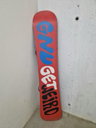 Tabla Snowboard GNU y Botas DC Talla 41