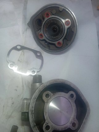Bloque Motor y Athena 70cc  Derbi Variant Star