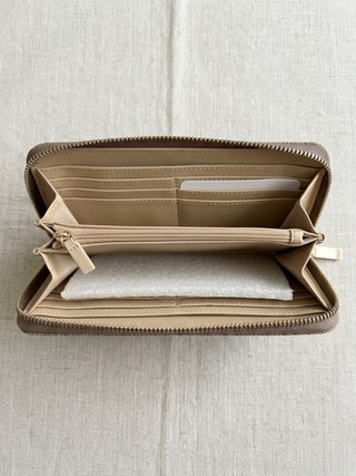 Cartera Guess Marrón y Dorada