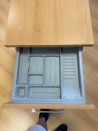 Cabinet da ufficio in legno e metallo