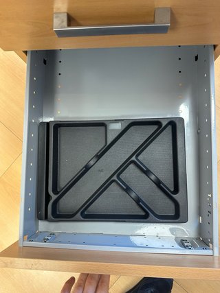 Cabinet da ufficio in legno e metallo