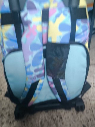 Mochila escolar Totto Renglones con ruedas Flores