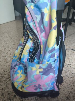 Mochila escolar Totto Renglones con ruedas Flores