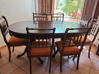 Mesa comedor ovalada y 6 sillas