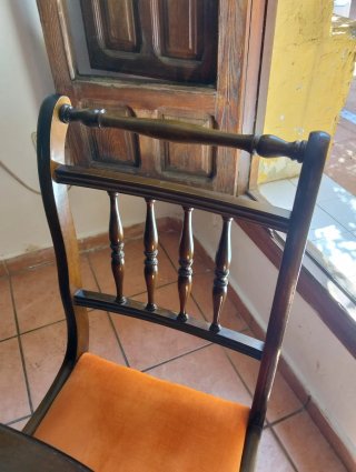Mesa comedor ovalada y 6 sillas