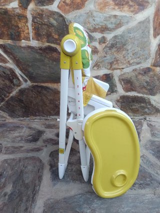 Trona infantil Piku con estampado de animales