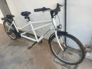 Bicicleta tándem blanca Esperia
