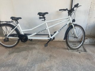 Bicicleta tándem blanca Esperia