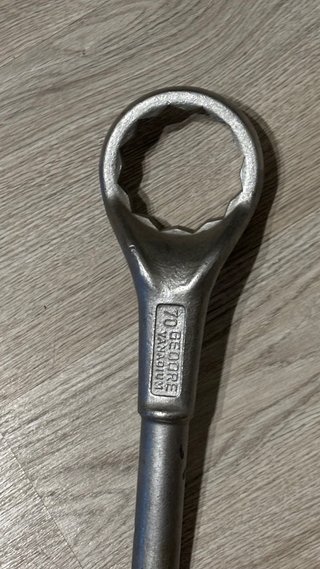 llave fija GEDORE de 70 mm.