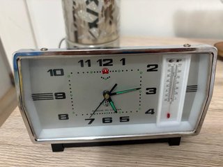Orologio da tavolo vintage con termometro