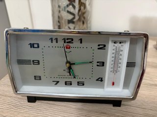 Orologio da tavolo vintage con termometro