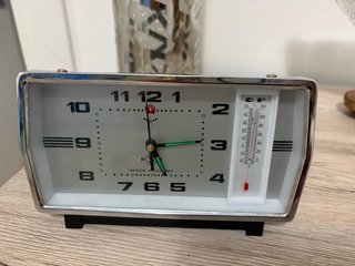Orologio da tavolo vintage con termometro