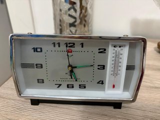 Orologio da tavolo vintage con termometro
