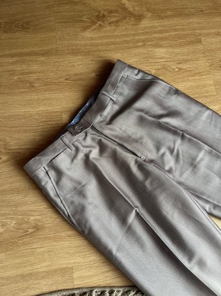 Pantalón de traje gris talla M