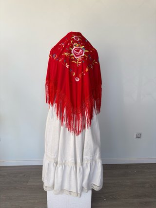 Mantón rojo bordado de baturra para mujer adulta