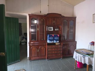 Mueble aparador madera con ruedas