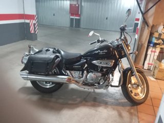 Hyosung Aquila Cruiser Negra 250 cc, km reales .