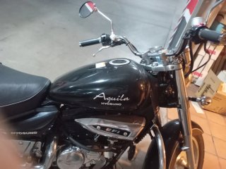 Hyosung Aquila Cruiser Negra 250 cc, km reales .