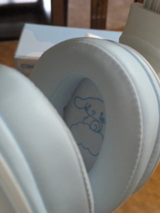 Razer Kraken V4 X Cinnamoroll