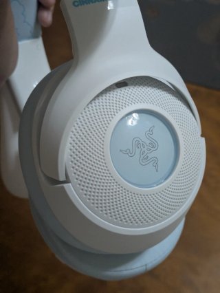 Razer Kraken V4 X Cinnamoroll