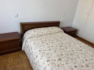 Cama madera con mesillas para colchón 135cm