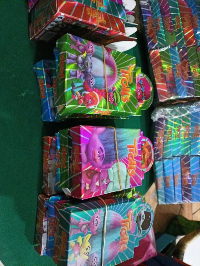 60 Barajas Cartas catetos Trolls