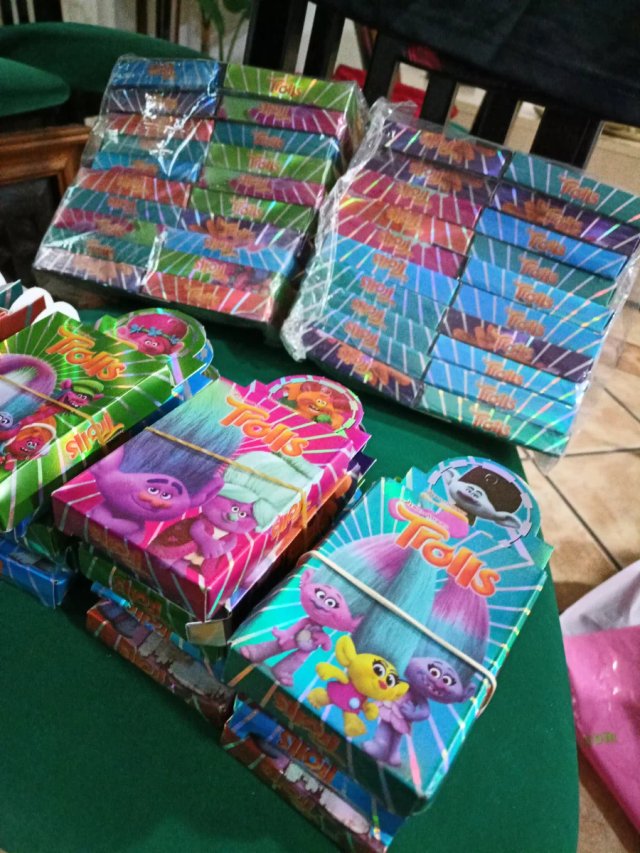60 Barajas Cartas catetos Trolls