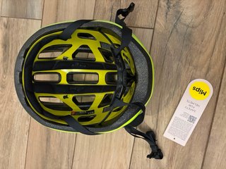 Casco de bicicleta MET amarillo