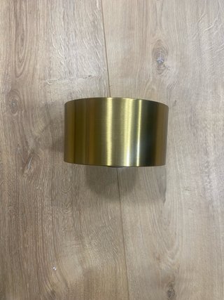 Lámpara de pared dorada