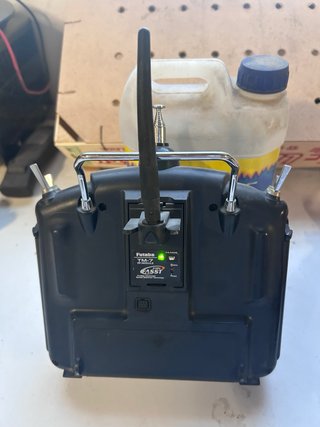 Emisora Futaba T9CP 2.4GHz + Receptor R617FS