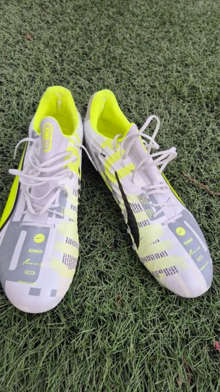 Botas Puma King Ultimate Forever FG/AG gama alta.