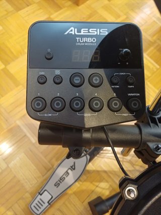 Batería Electrónica Alesis Turbo Mesh Kit