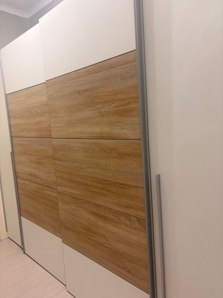 Armario Blanco y Madera