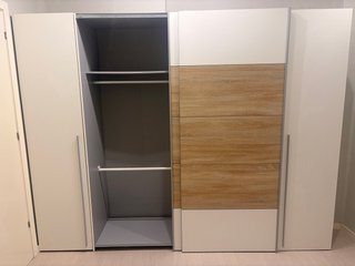 Armario Blanco y Madera