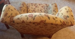 Sillón Butaca orejero beige estampado floral