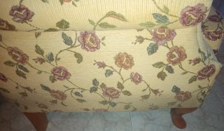 Sillón Butaca orejero beige estampado floral