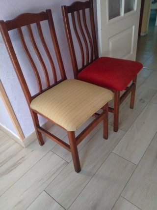 Sillas de madera tapizadas (2 unidades)