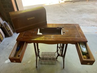 Mueble Máquina Coser Antigua Madera. Marca Sigma