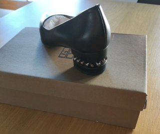 Zapatos tacón Gloria Ortiz T-37 negros.