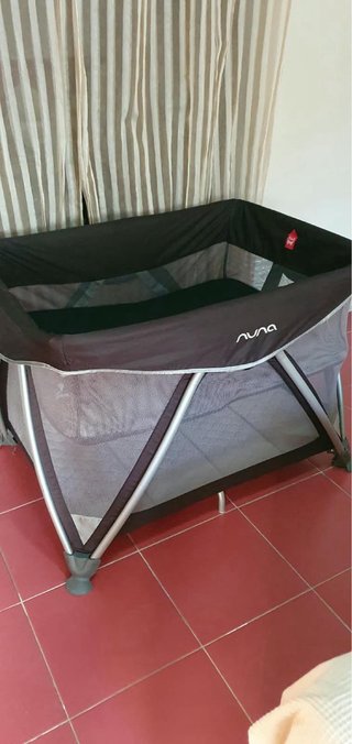 Cuna de viaje Nuna Sena corralito bebé