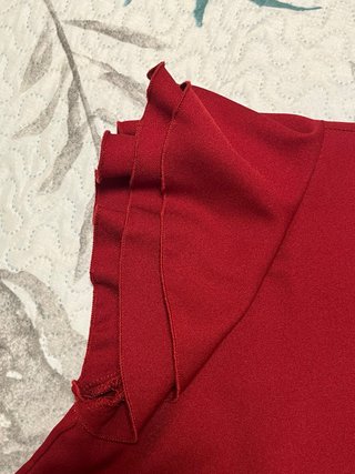 Blusa SHEIN roja con volantes
