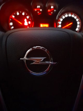 Opel Astra 2012