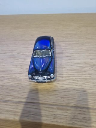 Coche de colección Gas 12 1/43