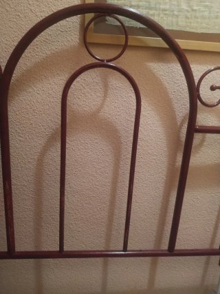 REGALO Cabecero de cama de metal rojo