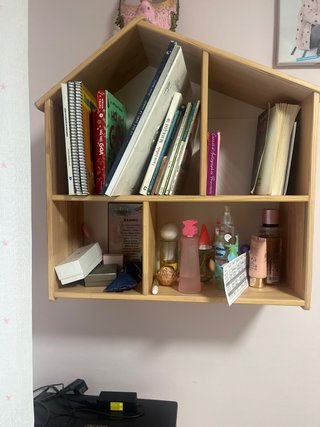Estantería casita de madera