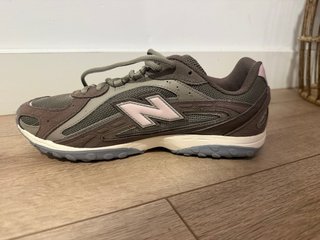 Zapatillas New Balance 204L Talla 42