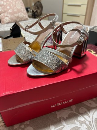 Sandalias plateadas tacón Mariamare de piel