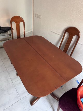 Mesa de comedor extensible y 4 sillas