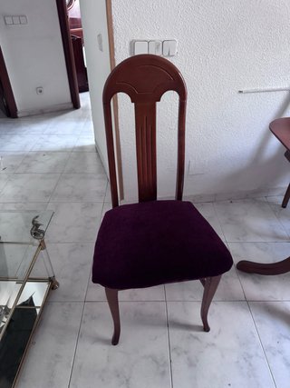 Mesa de comedor extensible y 4 sillas