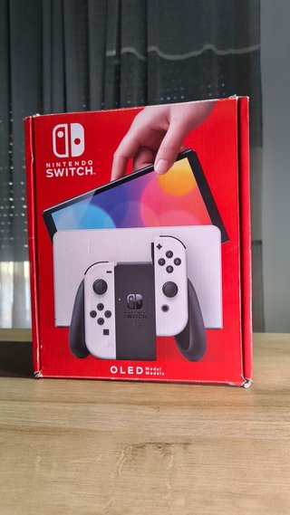Nintendo Switch OLED in vendita
